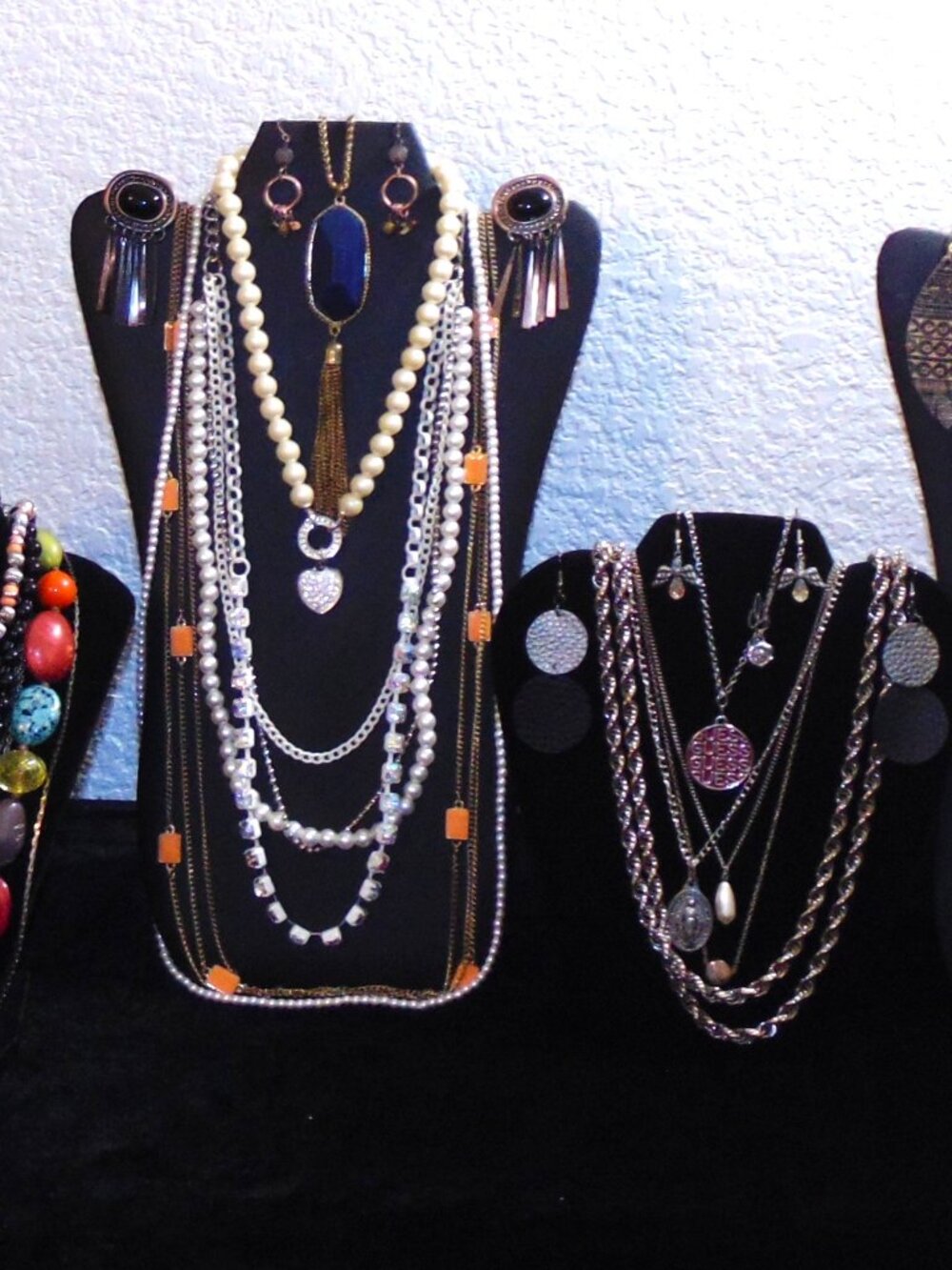 Vintage & Modern Assorted Jewelry lot- very nice!